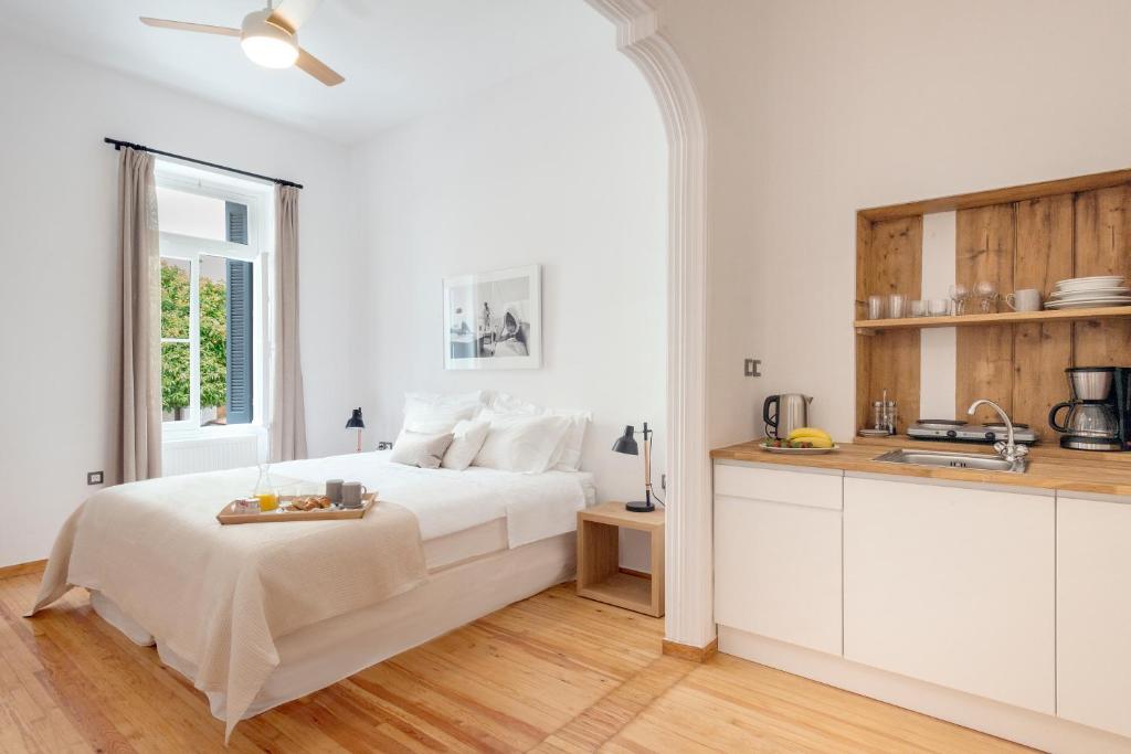 Семейный (Апартаменты с 1 спальней и видом на улицу), Athens Residence Apartments