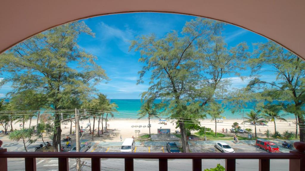 Сьюит (Люкс «Грейсленд» с 2 спальнями), Курортный отель Phuket Graceland Resort and Spa