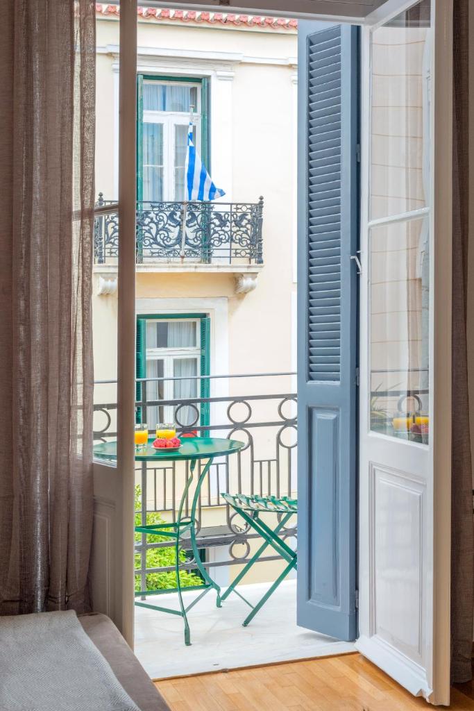 Семейный (Апартаменты с балконом и частичным видом на Акрополь), Athens Residence Apartments