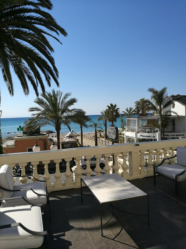 Hotel De La Plage - Tap to explore photos