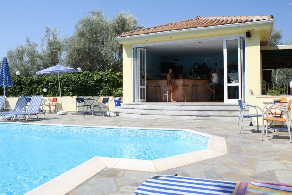 Ilios Hotel & Villas photo 4