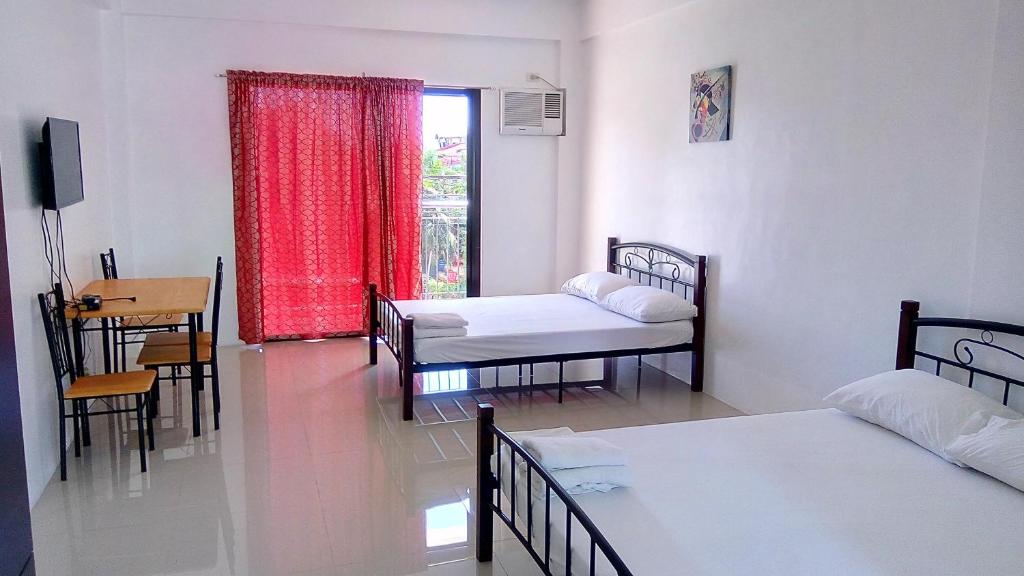 The Palines Apartment and Guesthouse - Vista Alabang photo 4