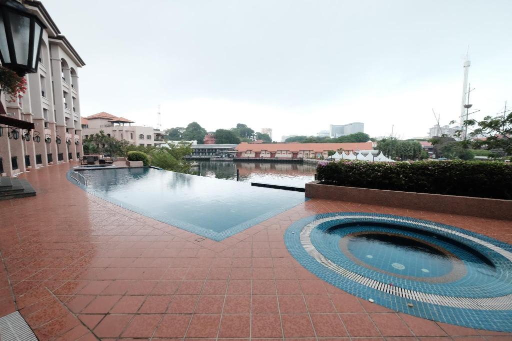 Luxury on Melaka River photo 2