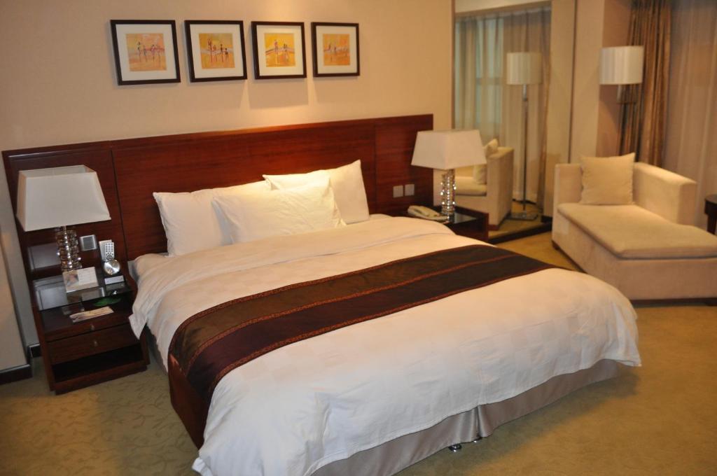 Сьюит (Представительский люкс), Ramada Plaza Shenyang City Center
