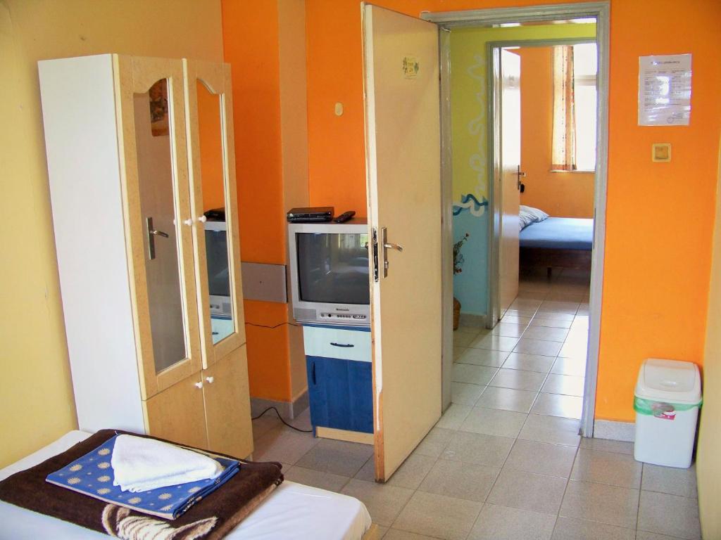 Одноместный (Одноместный номер с общей ванной комнатой), Yo Ho Hostel