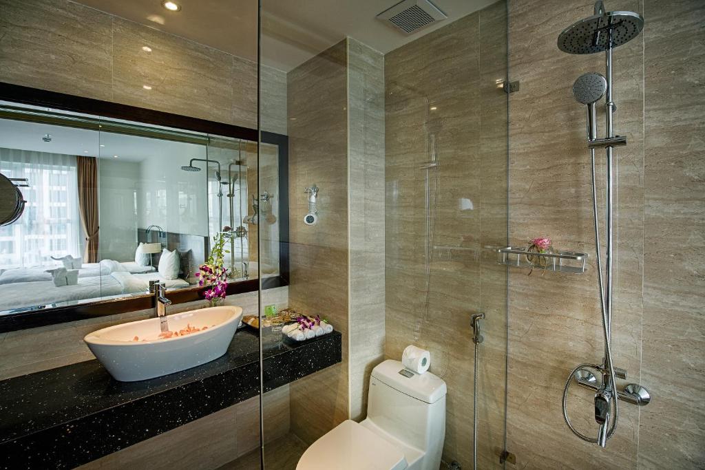 Sofia Suite Hotel & Spa Da Nang - Free 01 Draught Beer and 20-minute Spa per Room - Tap to explore photos