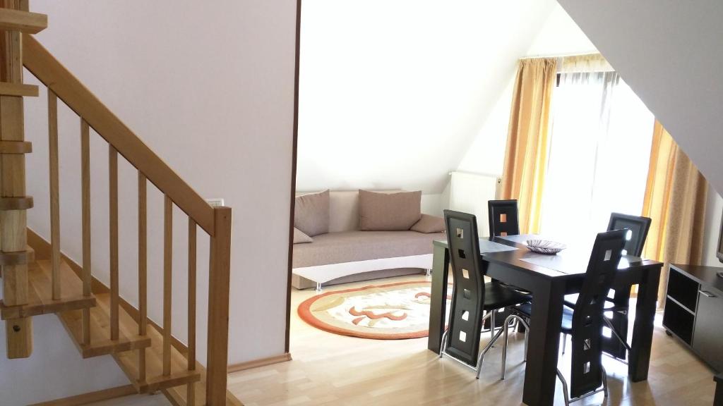 Апартаменты (Апартаменты с 1 спальней - Мансарда), Hotel Silvia Apart Sinaia