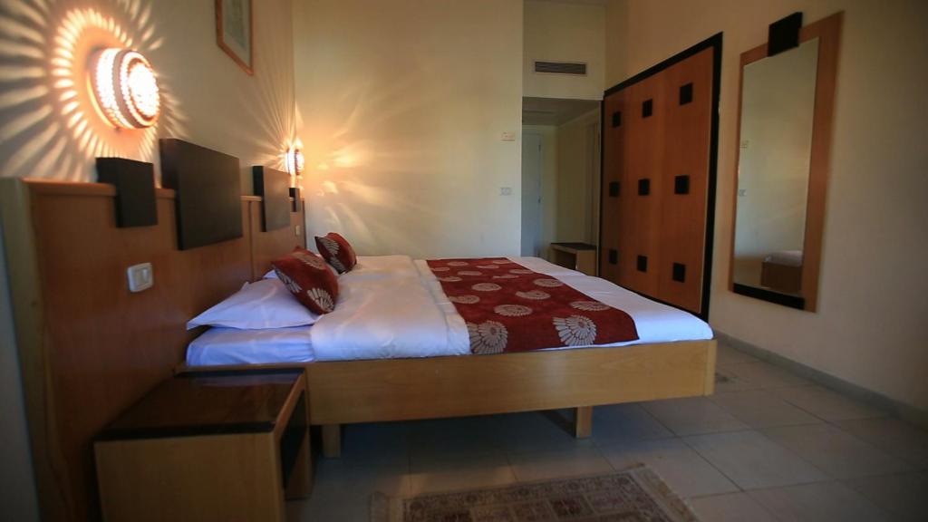 Hotel Les Palmiers photo 4