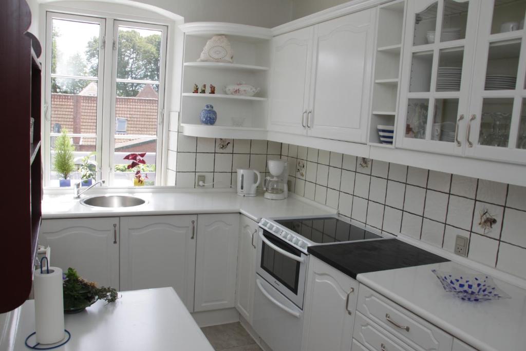 Apartment 4 photo 2