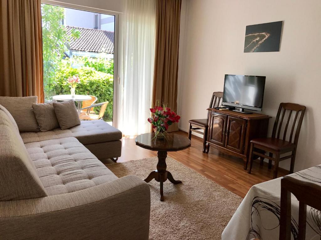 Апартаменты (Апартаменты с 1 спальней и террасой), Luka Apartments