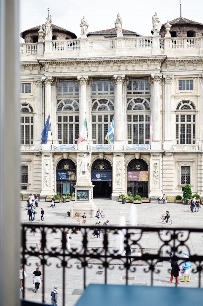 Piazza Castello Suite photo 4