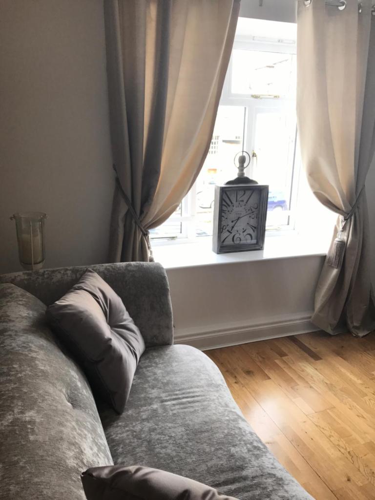 Luxury 2 bed Apartment - Tap to explore photos