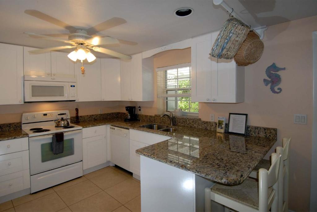 Seahorse Cottages - Adults Only photo 4