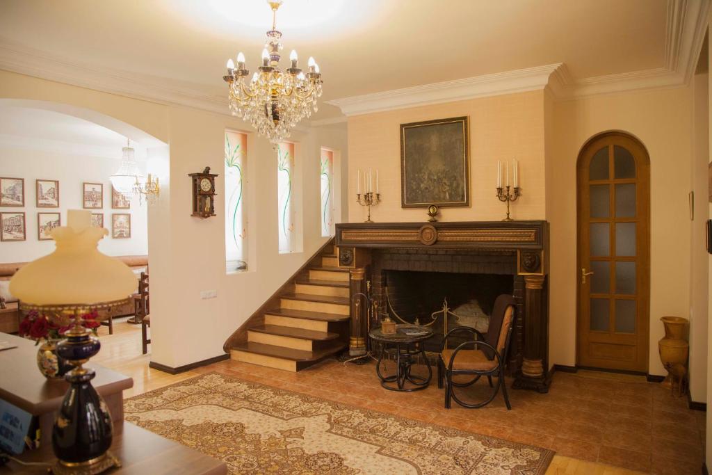 Hin Yerevantsi Hotel photo 2