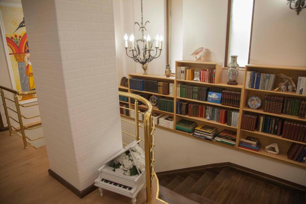 Hin Yerevantsi Hotel photo 4
