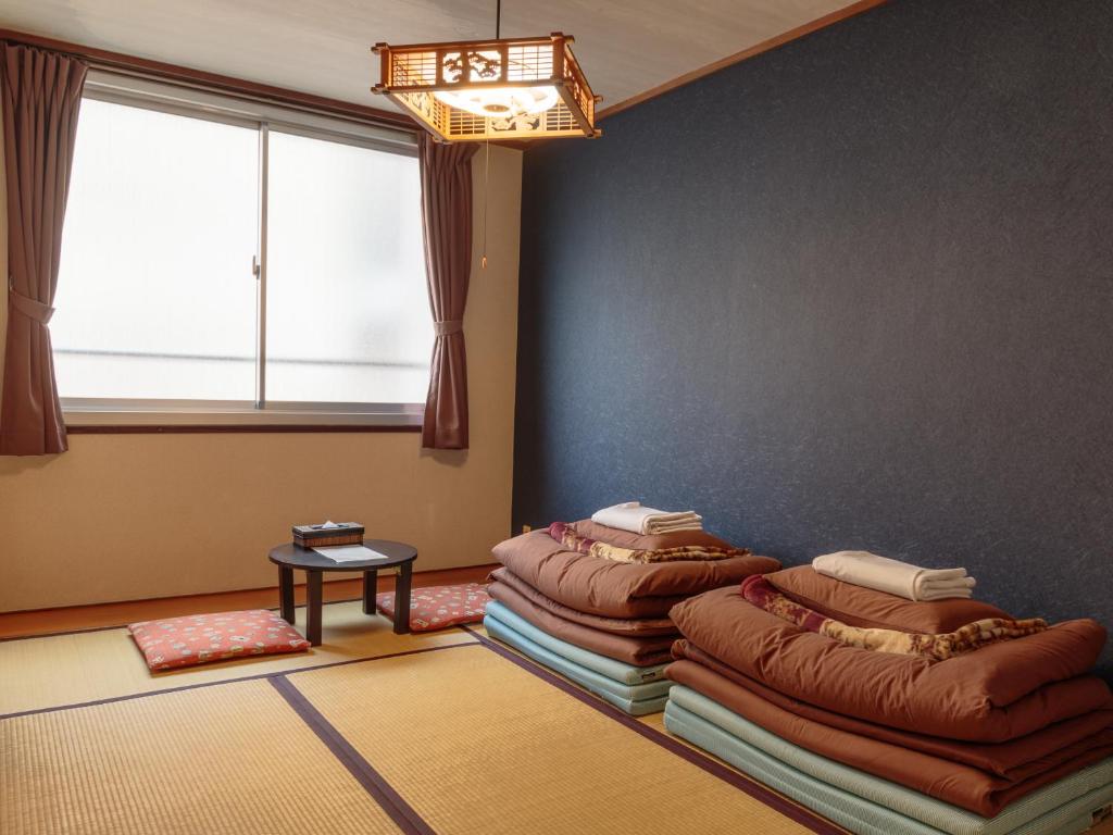 J-Hoppers Hiroshima Guesthouse photo 1
