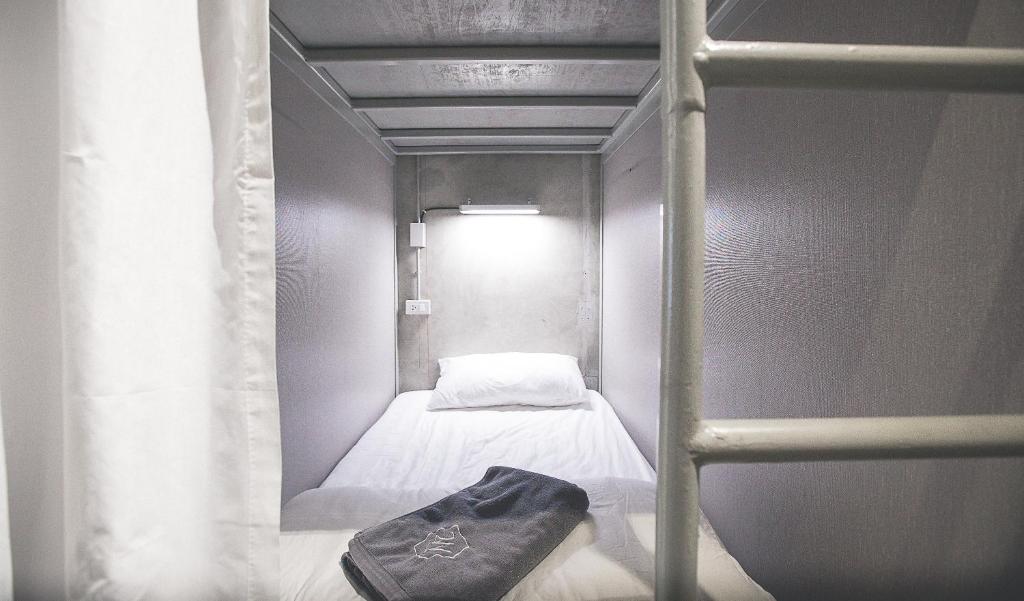 Номер (Кровать в общем 8-местном номере для мужчин и женщин), Хостел 2W Bangkok