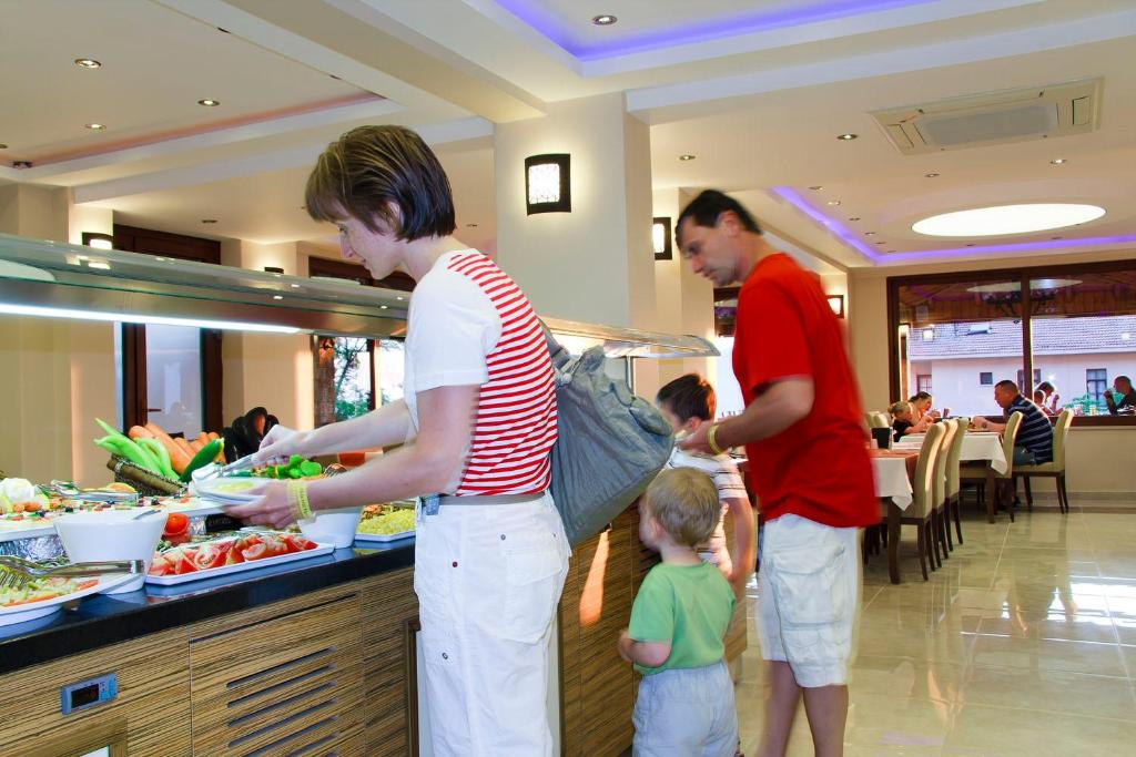 Perdikia Hill Hotel And Villas photo 2