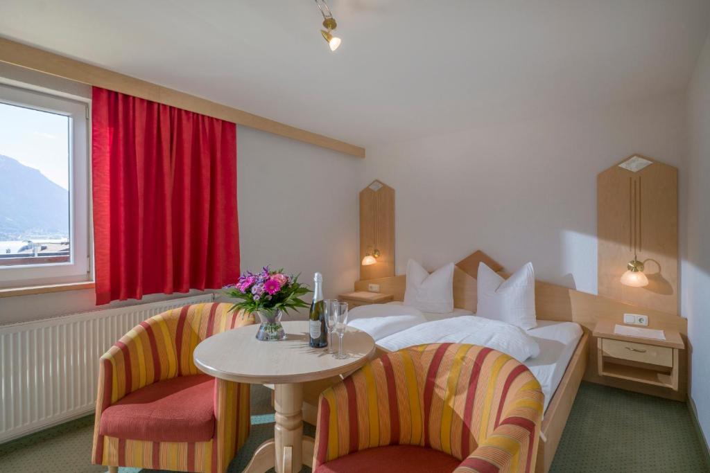 Двухместный (Двухместный номер «Комфорт» с 1 кроватью), Hotel-Pension Enzian