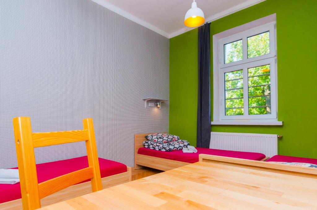 Трехместный (Трехместный номер с общей ванной комнатой), Atlantis Hostel