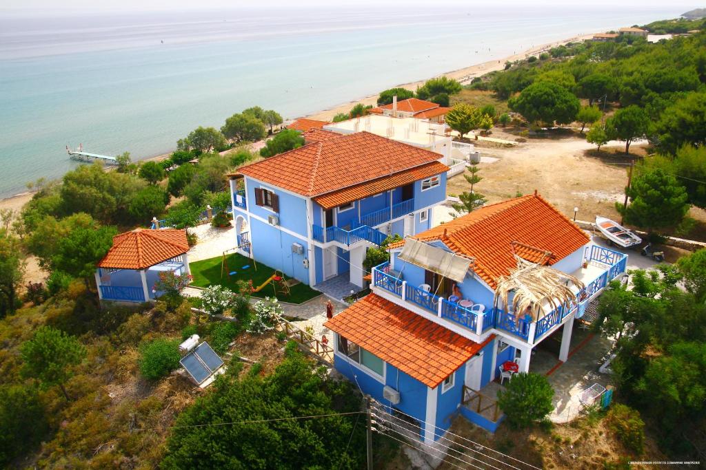 Blue House Apartments photo 4