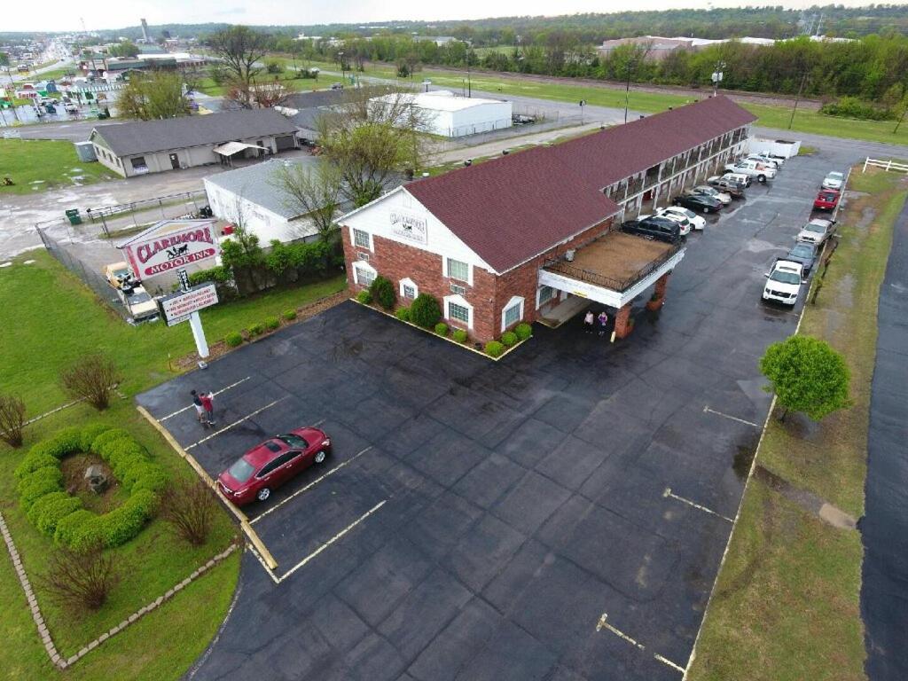 Claremore Motor Inn photo 3