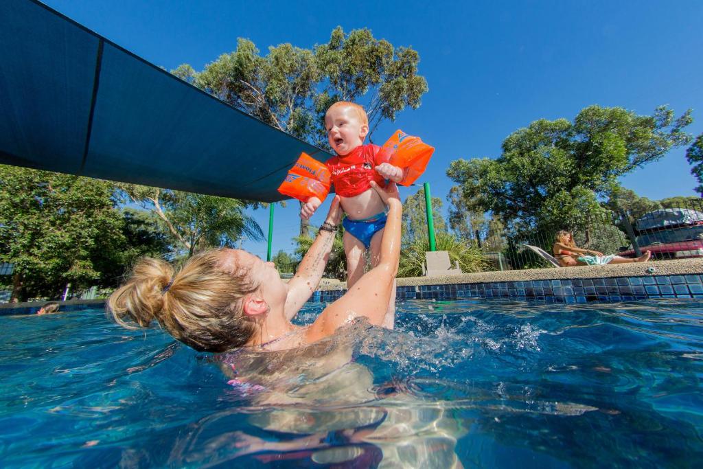 Shepparton Holiday Park and Village photo 2