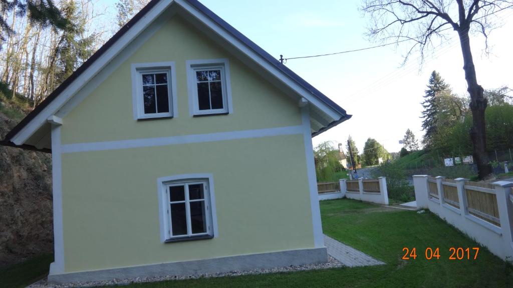 Chaloupka za potůčkem photo 2