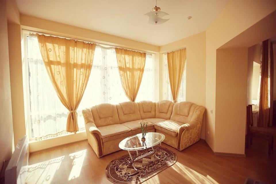 Shaian Edelweis photo 2