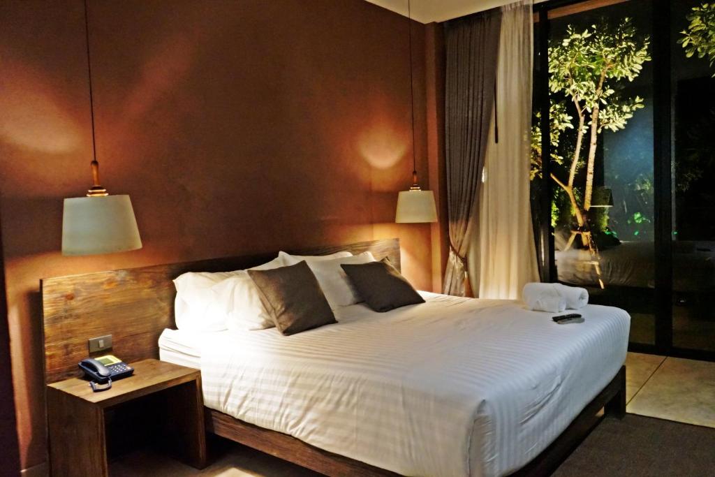 The Glory River Kwai Hotel - Tap to explore photos