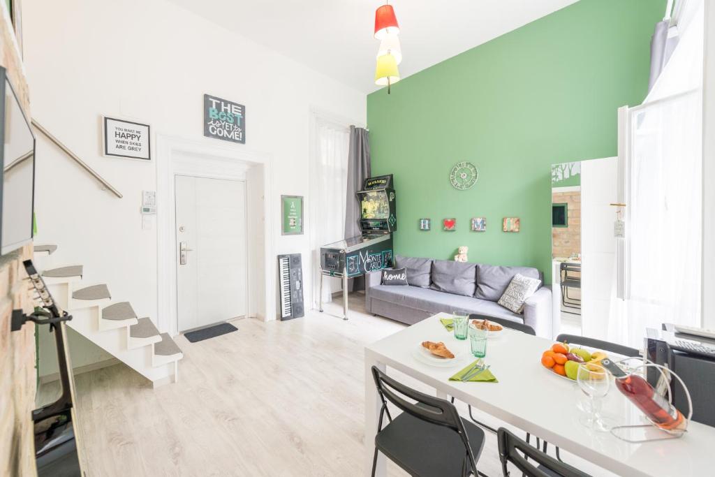 happy home FOX - apartment with free Pinball Machine photo 1