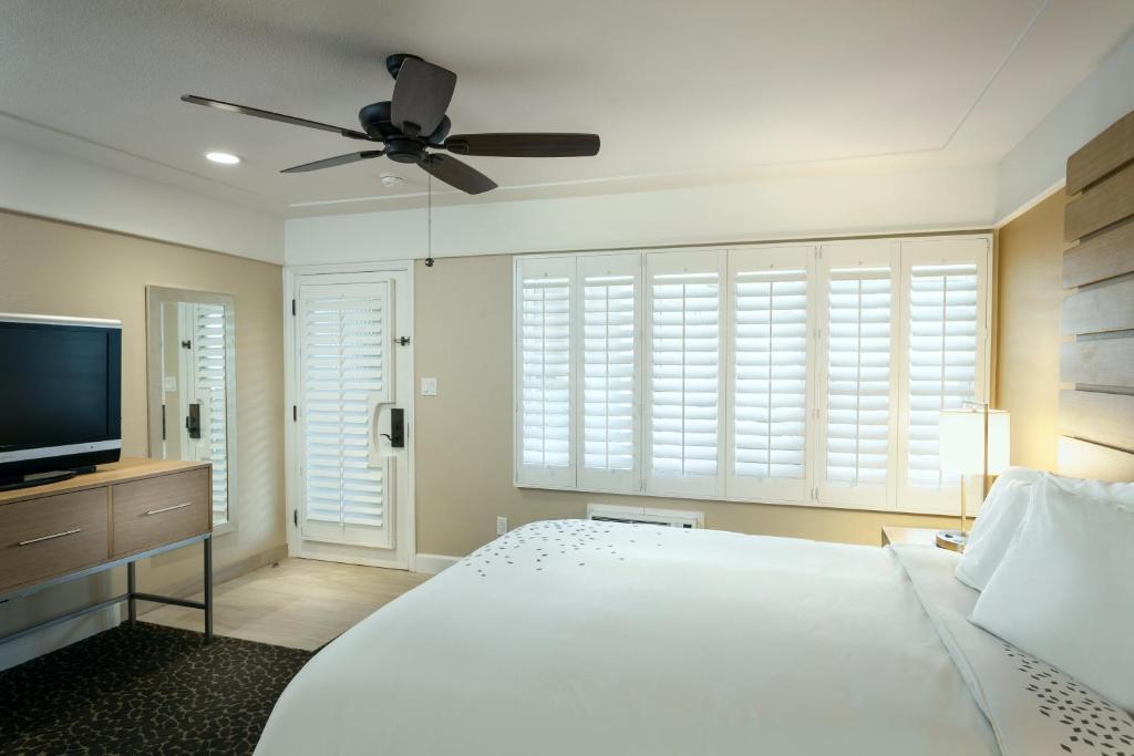 Diamond Head Inn image