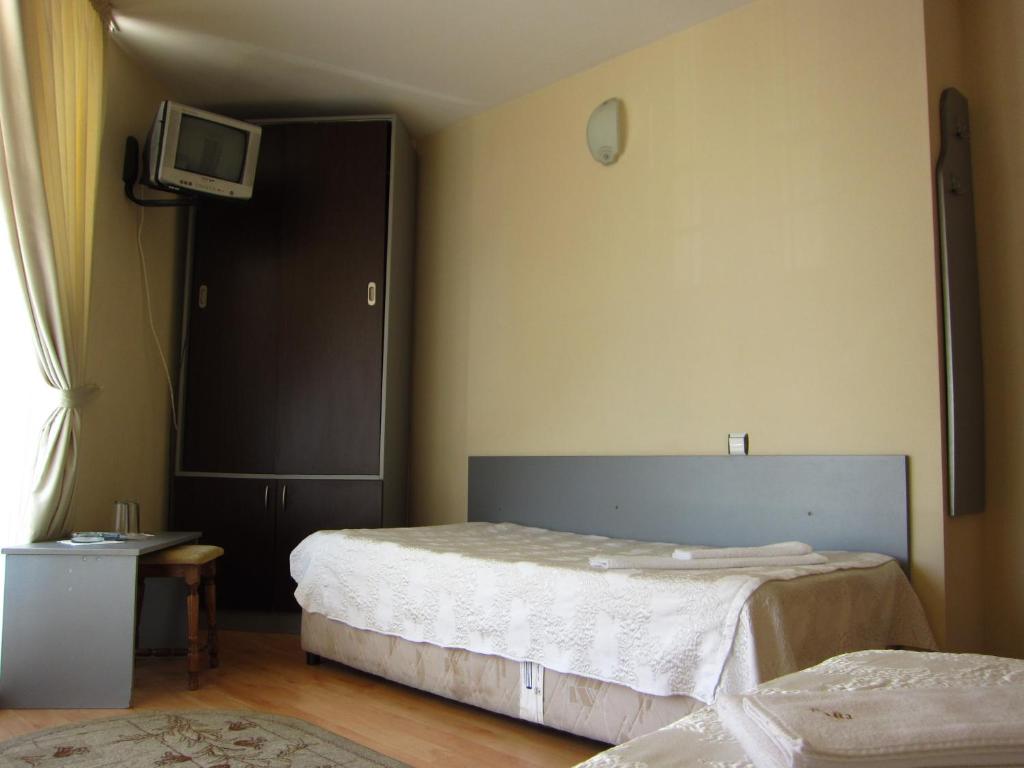 Двухместный (Двухместный номер с 2 отдельными кроватями и балконом), Family Hotel Bistritsa