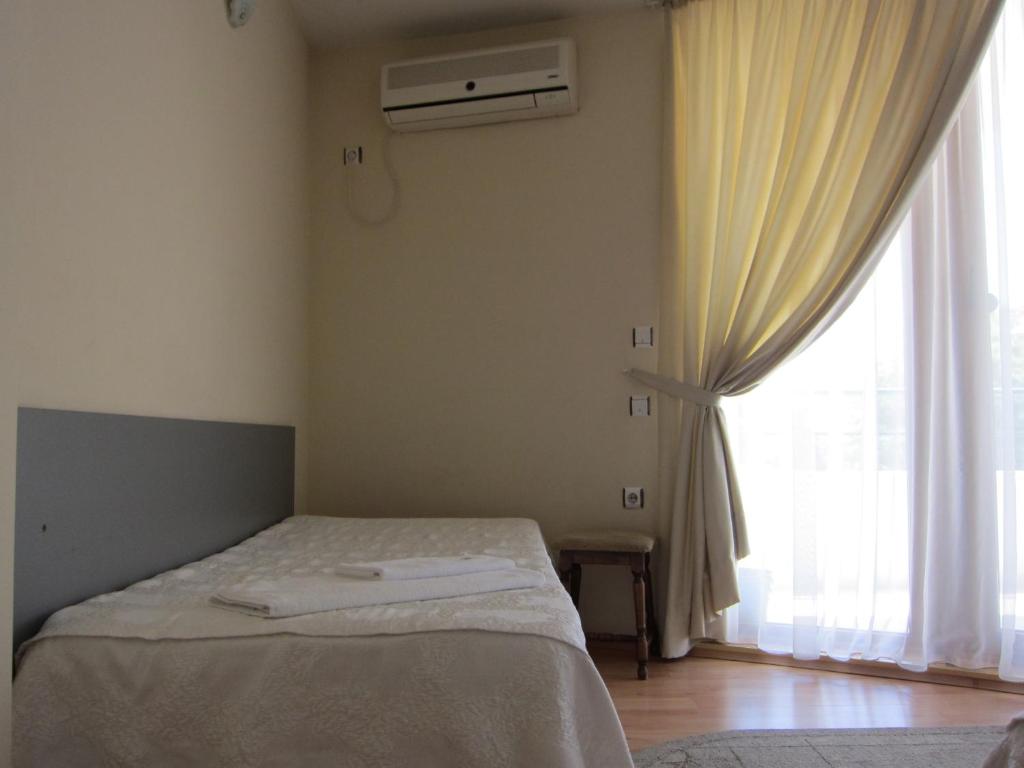 Двухместный (Двухместный номер с 2 отдельными кроватями и балконом), Family Hotel Bistritsa