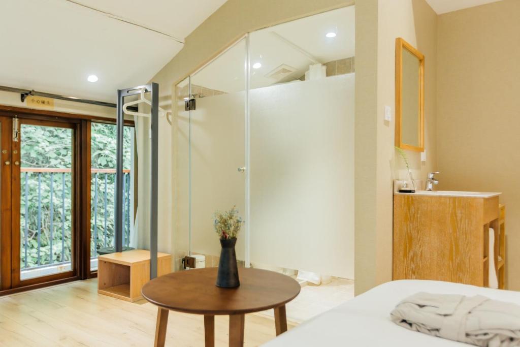 Двухместный (Номер с кроватью размера «king-size» и видом на горы), Pin Cheng Hotel