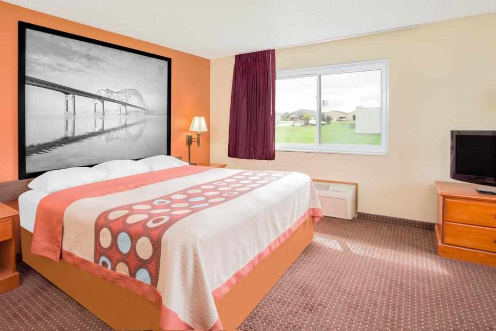 Super 8 by Wyndham Waverly photo 4