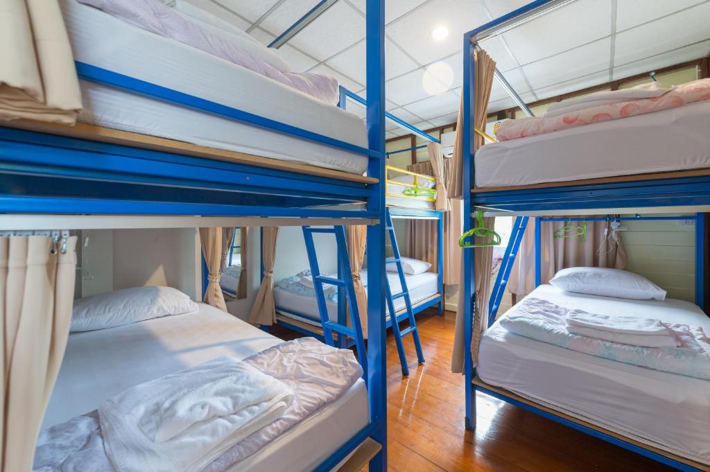 Номер (Кровать в общем 6-местном номере для мужчин и женщин), Nang Ta Yon at Ban Thap Chang Hostel