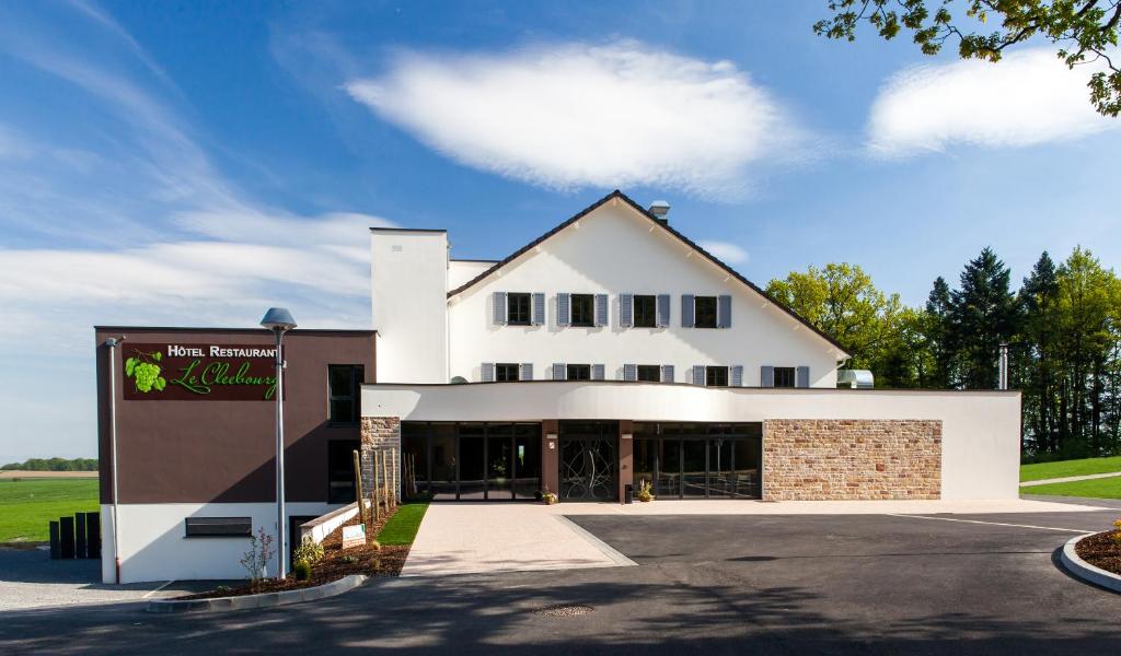 Hotel Restaurant Le Cleebourg photo 2