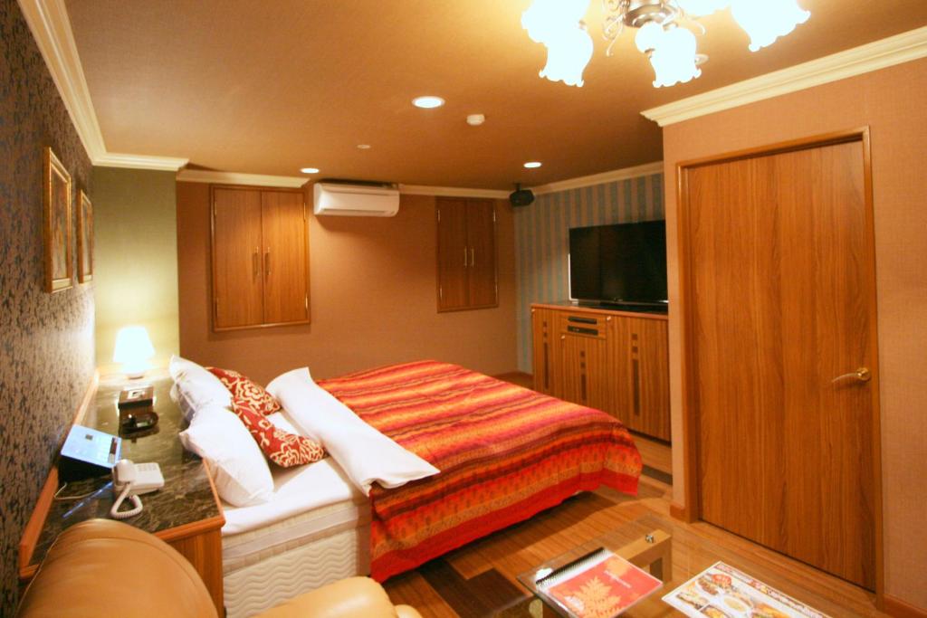 Aura Kanku (Adult Only) photo 3