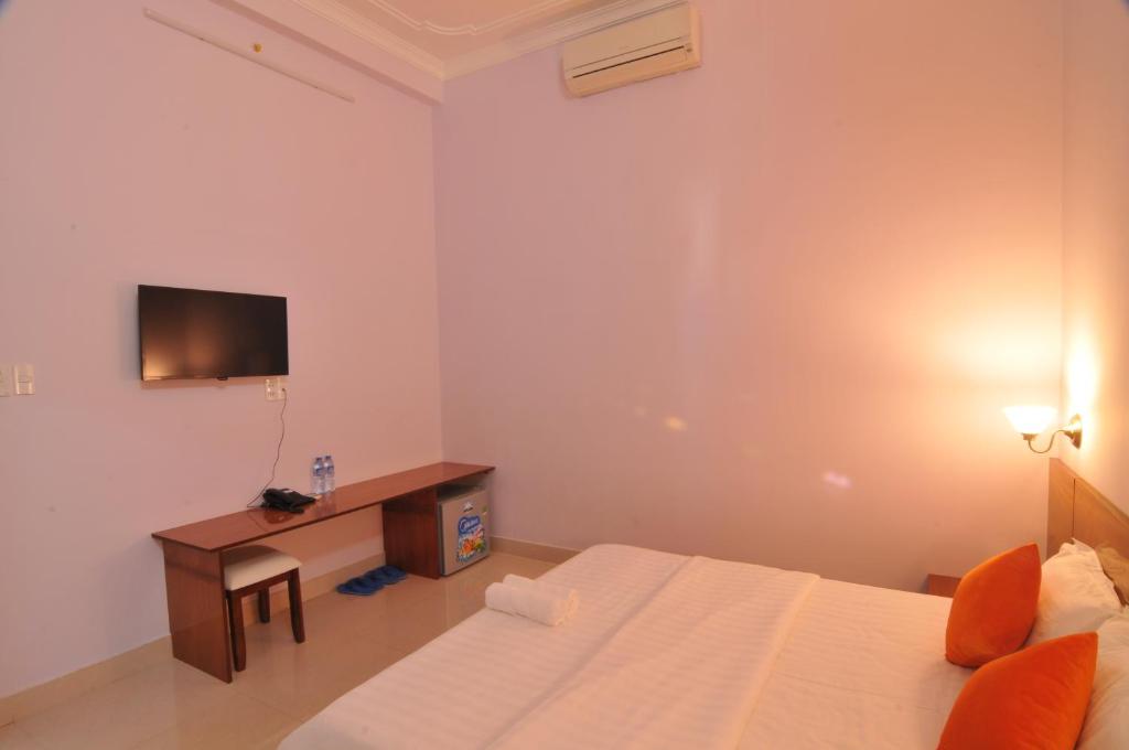 Двухместный (Двухместный номер Делюкс с 1 кроватью и ванной), Chau Tran Hotel