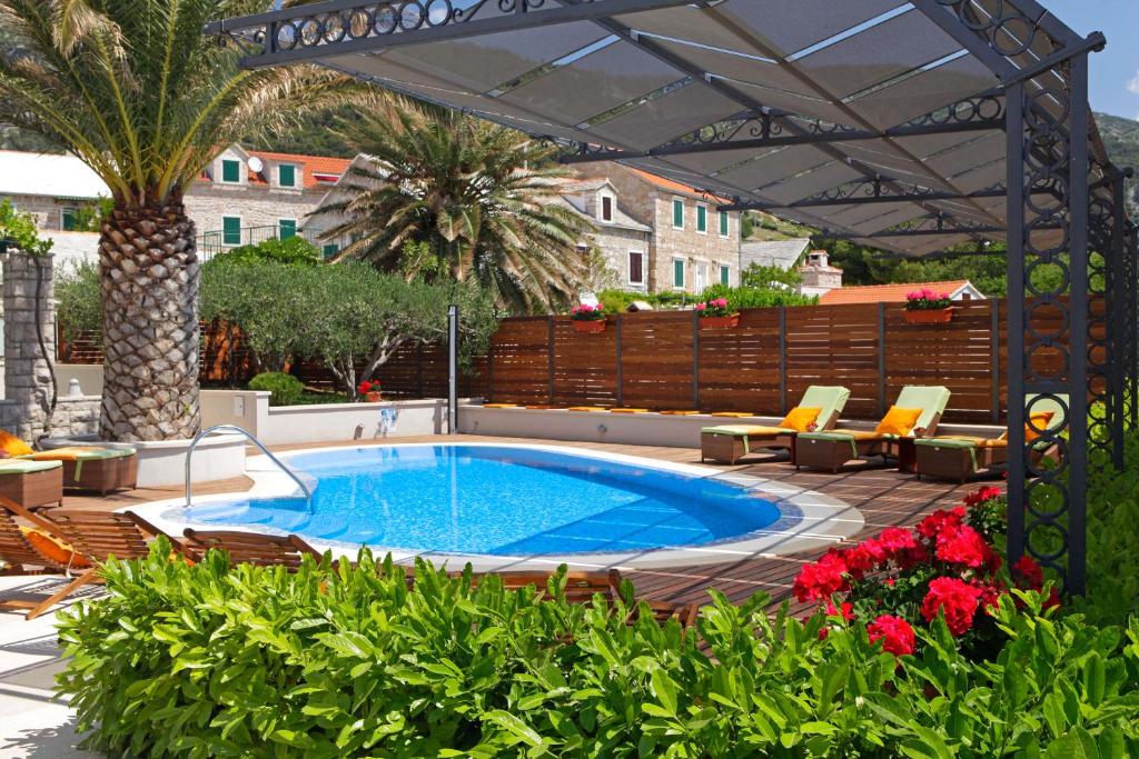 Apartments Diana - NEW heated pool photo 1