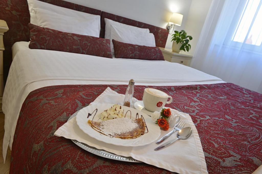 Апартаменты (Улучшенные двухместные апартаменты), Апарт-отель Suite Home Prague