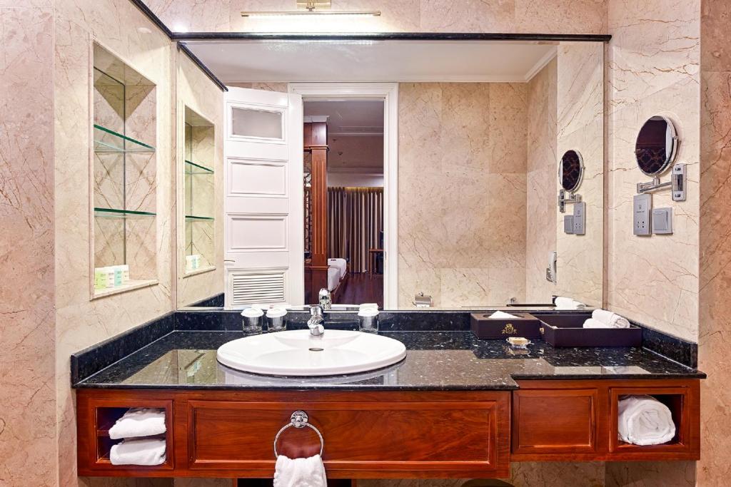 Апартаменты (Two-Bedroom Apartment City View - Free Round-trip Airport Transfer), Samdi Hotel