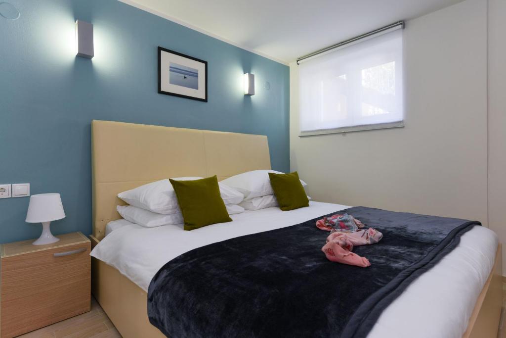 Cecilia Apartments photo 3