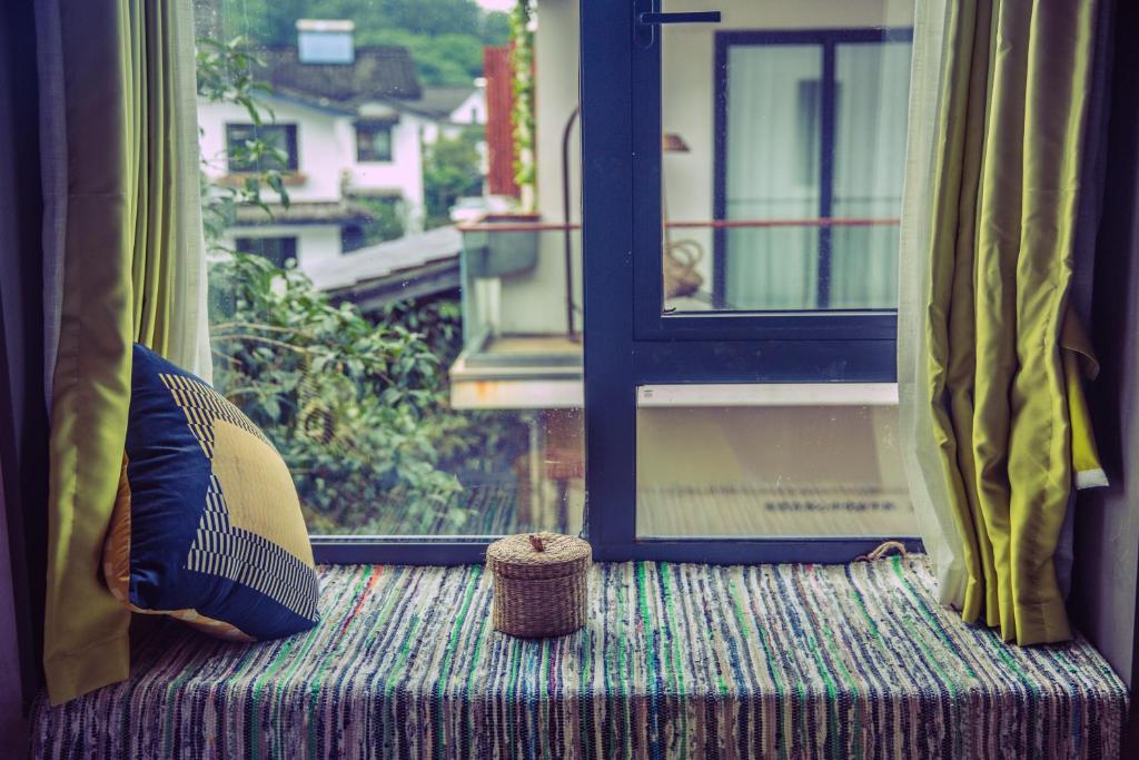 Одноместный (Одноместный номер с видом на сад), Hangzhou West lake Yi Shu Hotel