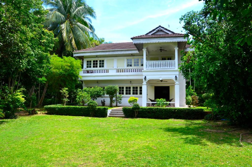 Baan Khun Nang Colonial Residence photo 1