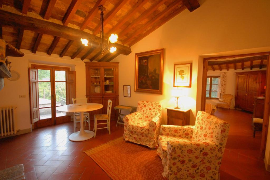 Pieve di Caminino Historic Farm - Tap to explore photos