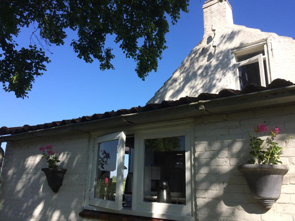 Farmhouse near beach photo 4