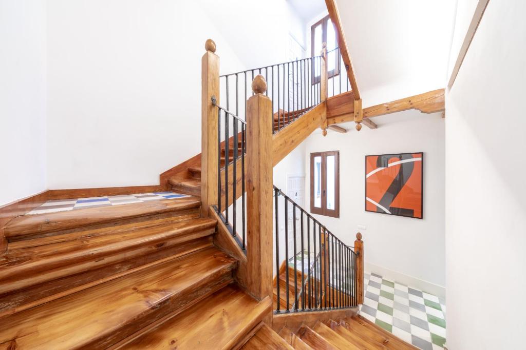 Duplex 2 Bedroom 2 Bath Dormer Apt photo 8