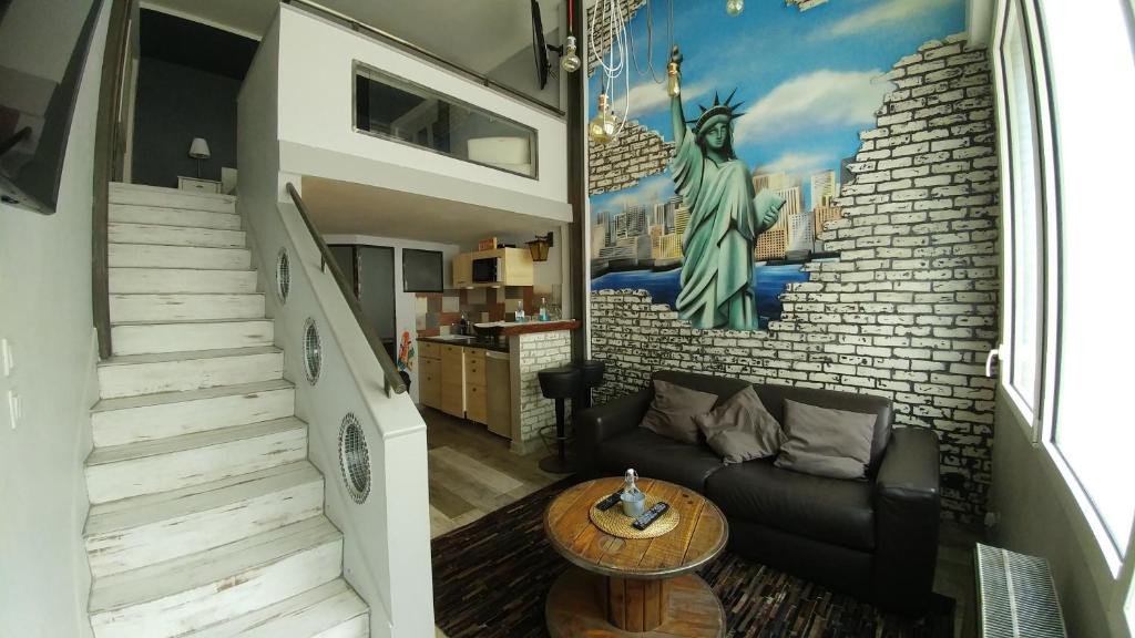 Joli LOFT en duplex , Art Déco , 2 pieces ,Centre Rouen – 130 – appartement 1 chambre